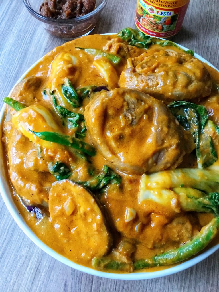 Pata Kare-Kare (Pork Hocks in Rich Peanut Sauce) - PinoyBites